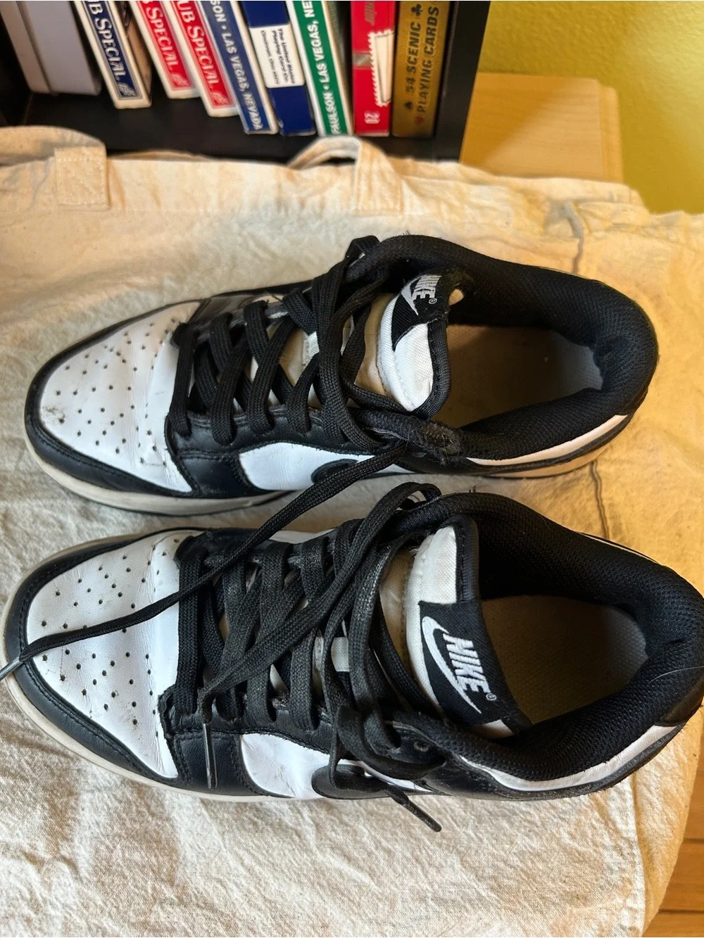 Nike Low Dunk Panda Sneakers